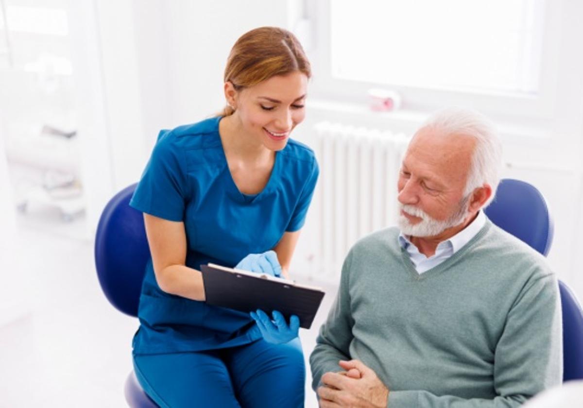 Sabadell Seguros launches its new health insurance policy for the over-60s: Protección Salud Más 60
